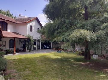 Casa · 248m² · 5 Ambientes · 2 Cocheras · Casa - Venta - Villa Elisa