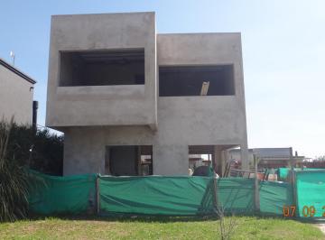 Casa · 150m² · 3 Dormitorios · Barrio Cerrad Vila Marina I Casa Villanueva Benavidez