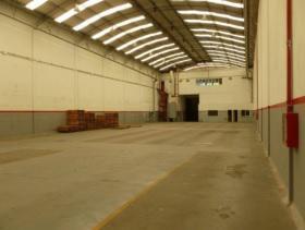 Bodega-Galpón · 1300m² · Deposito en El Distrito Audiovisual Venta o Alquiler