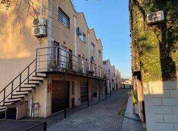 Casa · 70m² · 3 Ambientes · 1 Cochera · Oportunidad. triplex de 3 Ambientes Dentro de Complejo Los Jardines