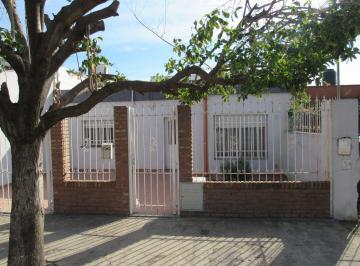 Casa · 117m² · 6 Ambientes · Venta Casa de 2 Dorm. B° Urquiza