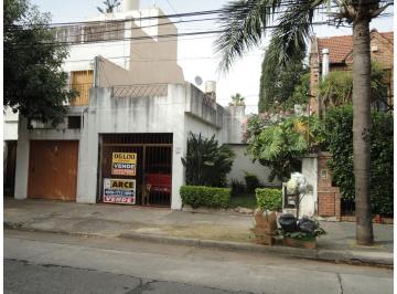 Casa · 130m² · 3 Ambientes · 1 Cochera · Casa Americana Sobre Lote de 7,80 X 39.80 Para Reciclar E