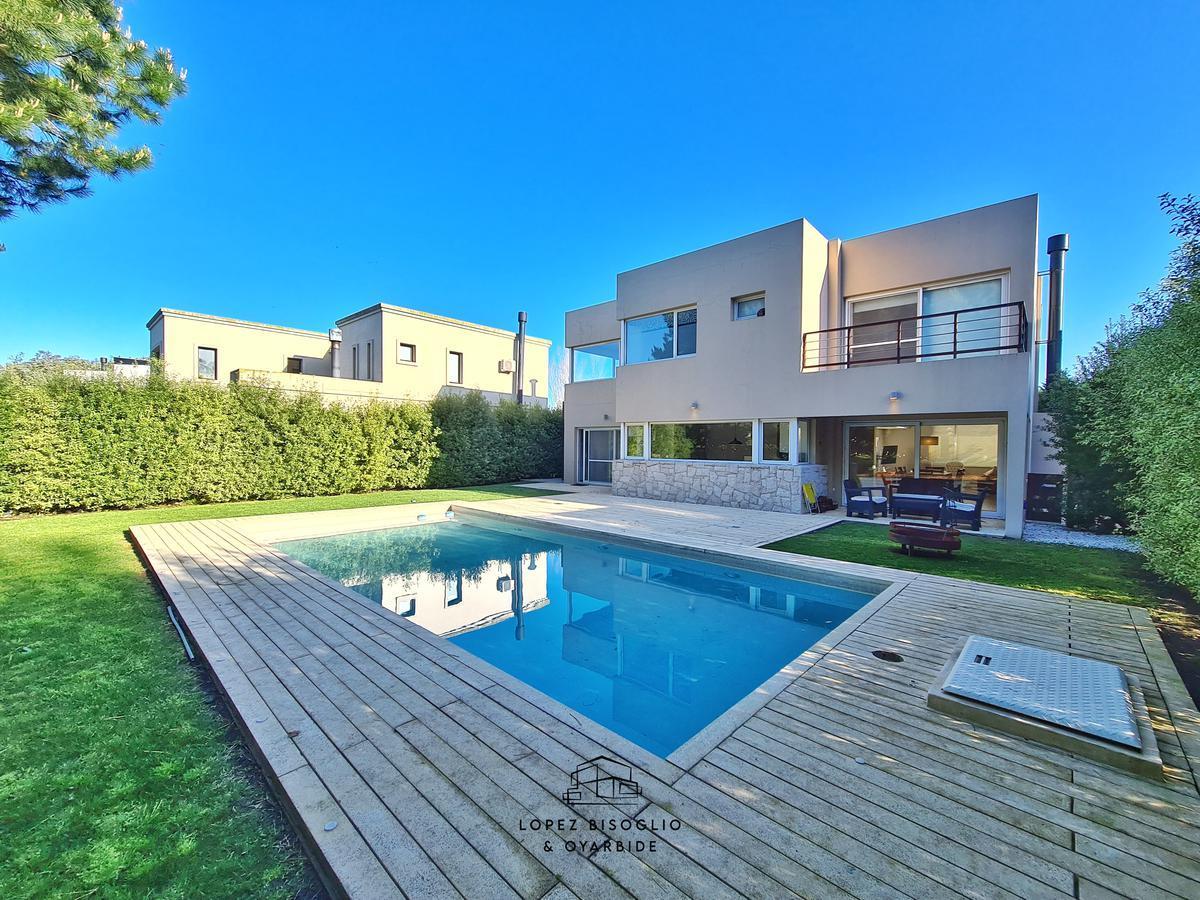 Chalet 4 amb c/piscina climatizada, 300m² en Rumenco