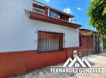 PH de 4 ambientes, Lomas de Zamora · Casa en PH de 4 Amb. Al Frente, con Entrada de Autos y Sin Expensas.