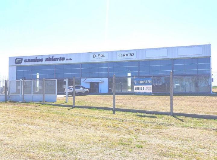 Bodega-Galpón · 840m² · 5 Ambientes