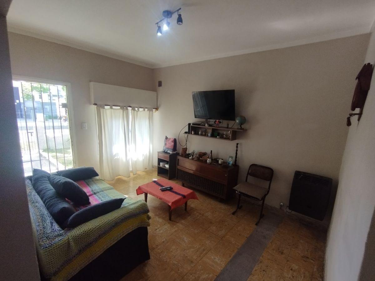 Casa en venta desarrollada en una planta. Barrio malvinas argentinas. Lote de 10 X 38.