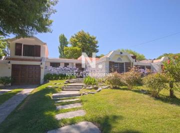 Foto1 · Casa de 4 Dorm. con Piscina Climatizada en Alquiler