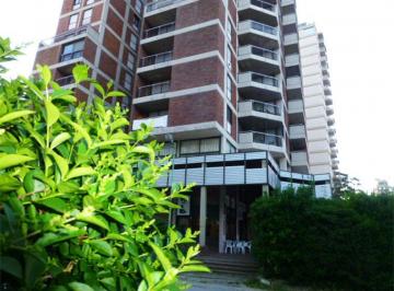 Departamento de 1 ambiente, Pinamar · Departamento 2 Amb. en Pinamar, Zona Playa - Centro. Edificio Los Álamos, Piso 5.