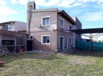 Casa · 80m² · 2 Ambientes · 2 Cocheras · Tierra de Sueños 2, Calle Milstein, Dúplex 1 Dormitorio.