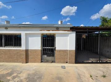 Casa · 90m² · 4 Ambientes · 1 Cochera · Casas - Casa - Macrocentro, Resistencia