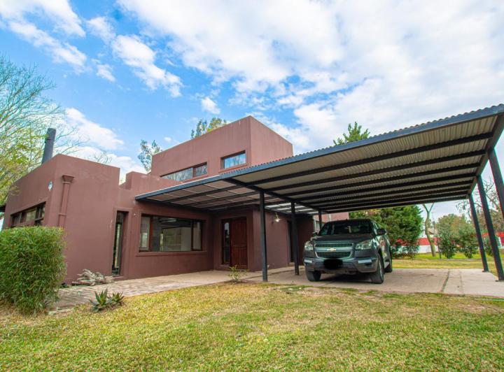 Casa · 150m² · 5 Ambientes · 2 Cocheras