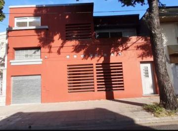 Casa · 220m² · 6 Ambientes · 1 Cochera · Casa 3 Dorm. Zona Parque Paraná