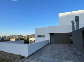 Casa · 55m² · 2 Dormitorios · 1 Cochera · Casa - Calera Central