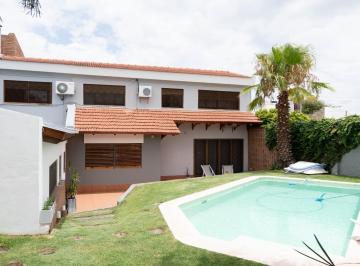 Casa de 7 ambientes, Córdoba · Venta Hermosa Casa Aptto Bancor!