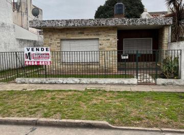 Casa de 4 ambientes, La Matanza · Casa 4 Ambientes con Excelente Lote en Ramos Mejia