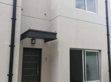 KNK-KNK-3621_2 · Oportunidad Casa Tipo PH Moderno C/cochera Escucha Oferta