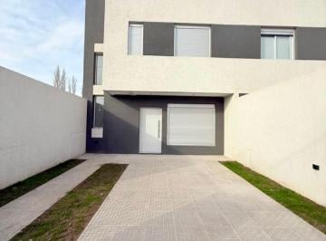 Casa de 5 ambientes, Cipolletti · Venta Duplex a Estrenar - 3 Dorm., Cipolletti