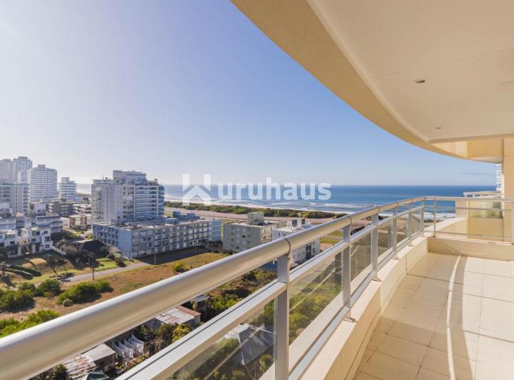 Departamento · 240m² · 4 Ambientes · 1 Cochera