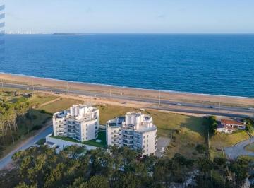 Departamento · 85m² · 3 Ambientes · 1 Cochera · Punta del Este, Frente Al Mar 2 Dorm en Suite 5 Pers