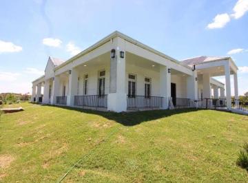 Casa · 902m² · 5 Ambientes · Propiedad en Venta Sobre Autopista Ezeiza - Cañuelas. 4 Has de Campo, Casa Principal y Cabañas.