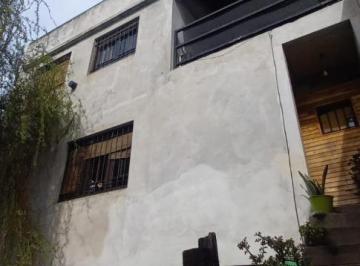 Casa · 270m² · 6 Ambientes · 10 Cocheras · Casa en Venta en Temperley! Oportunidad! Permuta