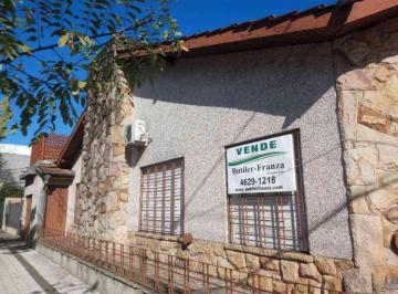 Casa · 160m² · 3 Ambientes · Chalet en Esquina - Ideal Primera Vivienda en Moron Sur