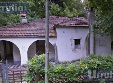 Casa · 491m² · Terreno - Moreno