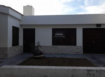 Casa de 5 ambientes, Córdoba · Para Vivir en Lomas de San Martín - Frente a Plaza! Mejor Zona!