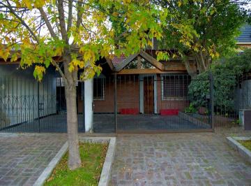 Casa de 7 ambientes, Morón · Retasada por Viaje Al Exterior - Casa en Castelar Viamonte 2274 E/ Curuchet y Colectora Acc. Oeste