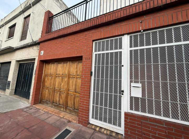 Casa · 190m² · 3 Ambientes · 2 Cocheras