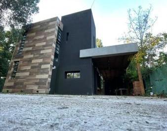 Casa · 125m² · 3 Ambientes · Mar del Plata Excelente Opcion en Venta! Importante Chalet, Corte Moderno, Impecable Estado, con