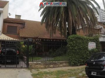 Casa · 185m² · 4 Ambientes · 2 Cocheras · Chalet en Ramos Mejia
