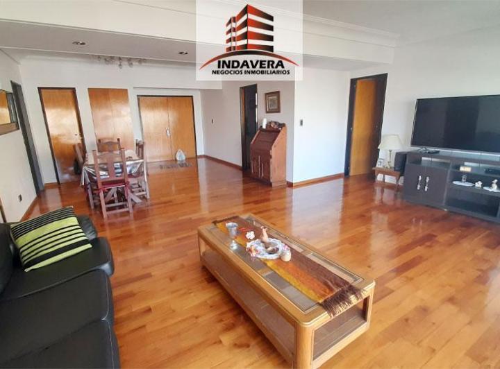 Departamento · 180m² · 5 Ambientes · 2 Cocheras