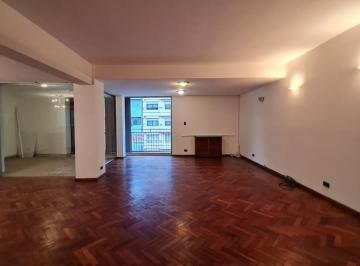 Departamento · 248m² · 4 Ambientes · 1 Cochera · Departamento Tres Dorm. Balcón y Cochera
