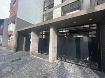 Departamento · 43m² · 2 Ambientes · Departamento 2 Amb. Al Frente con Cochera!