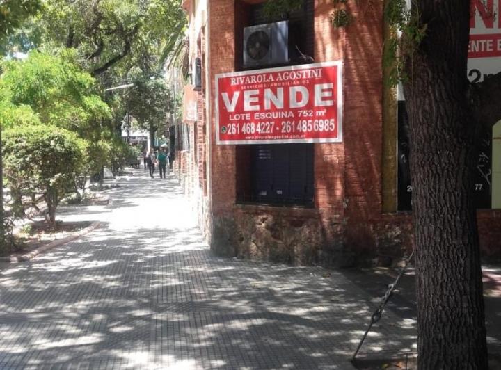 Terreno · 752m²