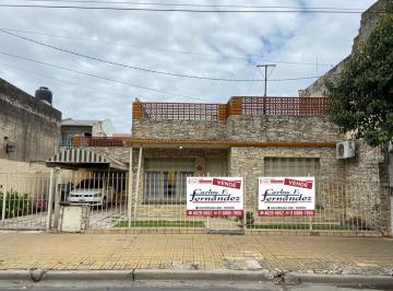 Casa · 130m² · 3 Ambientes · 2 Cocheras · Casa 3 Ambientes en Castelar Norte