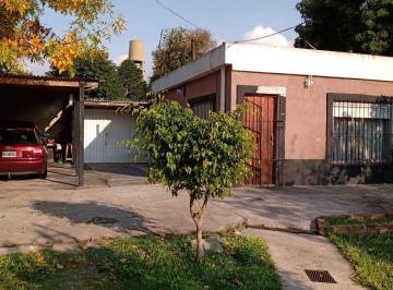 DEH-DEH-25_2 · Casa en Buena Zona Sobre Lote de 15 X 30 - Nuevas Condiciones!