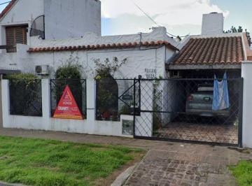 DEH-DEH-27_3 · Hermosa Casa Cercana a Estación a m. de Av San Martin!
