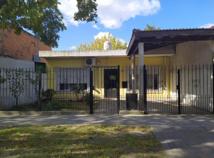 Casa · 95m² · 3 Ambientes · 1 Cochera