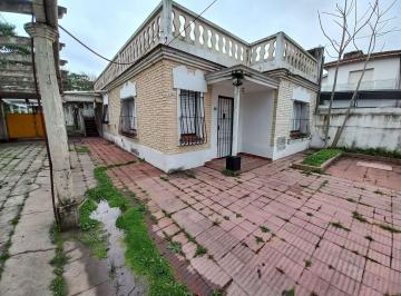 DEH-DEH-194_2 · Casa Sobre 2 Lotes - Sobre Calle Principal a m. Av San Ma