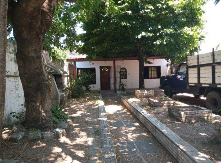 Casa · 80m² · 2 Ambientes · 2 Cocheras