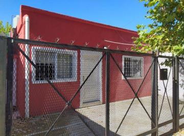 DEH-DEH-203_2 · Oportunidad Retasada! Casa en Buen Estado y en Buena Ubica