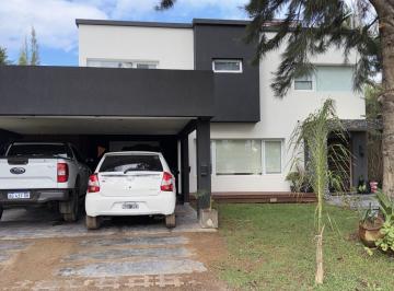 Casa de 7 ambientes, Costa del Este · Hermosa Casa con Piscina con y Dpto de 2 Amb. Costa del Este