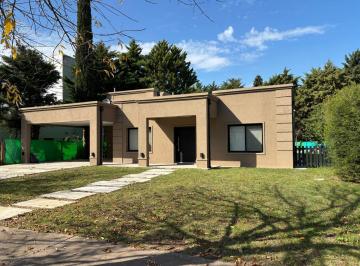 Casa de 5 ambientes, Esteban Echeverría · Alquiler Canning Barrio Cerrado Casa 3 Dorm. Pileta y Quincho con Parrilla