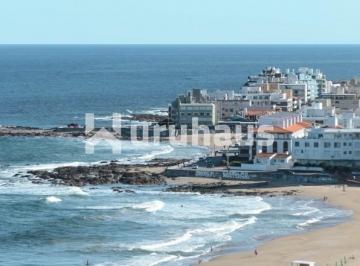 Foto1 · Venta Apartamento Tres Dorm. Punta del Este Playa Brava Edificio Torre Cristal