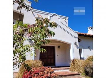 Casa · 475m² · 6 Ambientes · 2 Cocheras · El Bosque 4 Dorm 4 Baños Casa en Venta