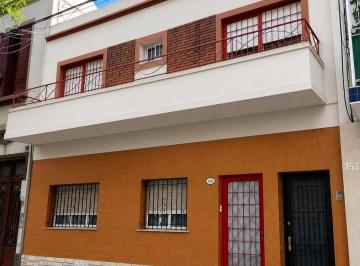 PH de 5 ambientes, Almagro · PH Amplio Al Frente con Terraza y Parrilla Vende