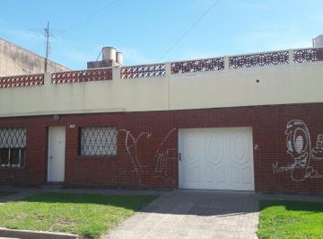 Casa de 4 ambientes, Lomas de Zamora · Oportunidad! Casa Americana, Amplio Garage/local/deposito!