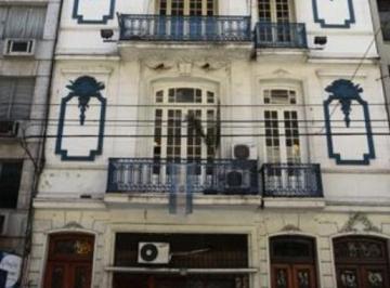 Oficina comercial · 180m² · San Nicolas: Venta Excelente Piso de Categoría en Excelente Estado (Con Renta)